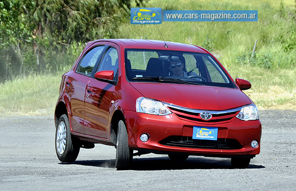prueba toyota etios 1 1