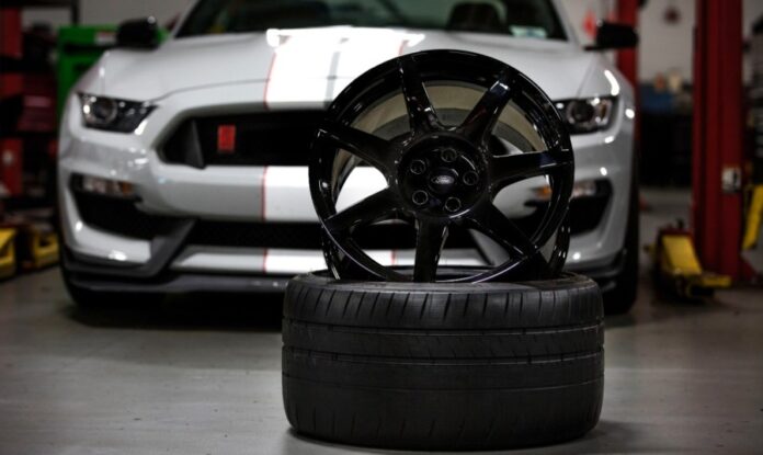 ford llanta de carbono 1 ford llanta de carbono 1