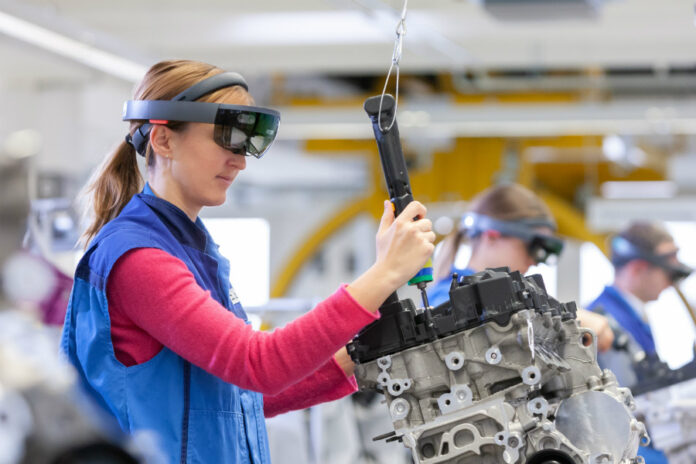 Realidad virtual y aumentada en el sistema de produccion de BMW Group 1 Realidad virtual y aumentada en el sistema de produccion de BMW Group 1