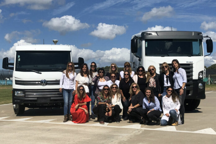 Volkswagen camiones en el mes de la mujer Volkswagen camiones en el mes de la mujer