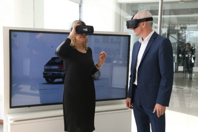 Volkswagen Argentina lanza el primer concesionario digital Laura Olivieri y Thomas Zahn 1
