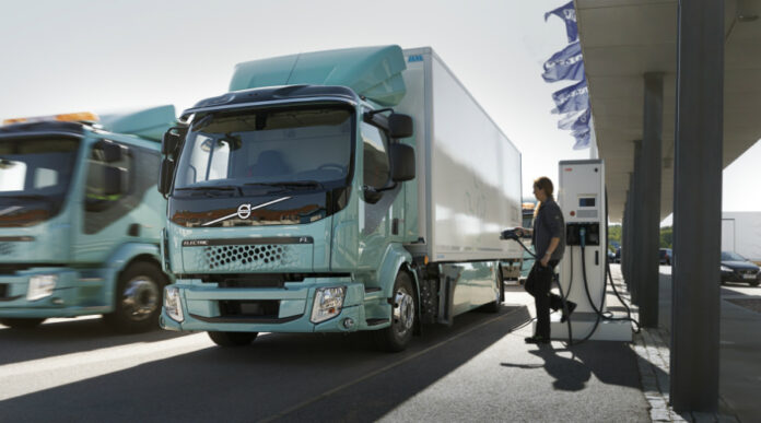 Volvo Trucks Electric sales start 1 Volvo Trucks Electric sales start 1