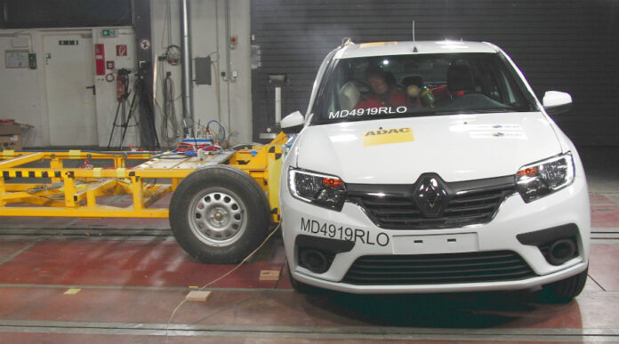 Test impacto lateral II Renault Sandero Latin NCAP 1 1