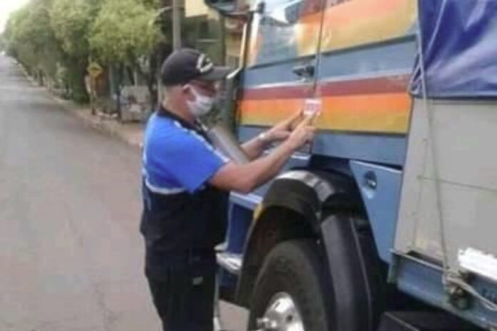 El transporte de cargas denuncia controles anticonstitucionales Prensa Latina 1 El transporte de cargas denuncia controles anticonstitucionales Prensa Latina 1