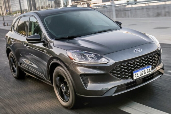 Ford KUGA HEV SE006 1