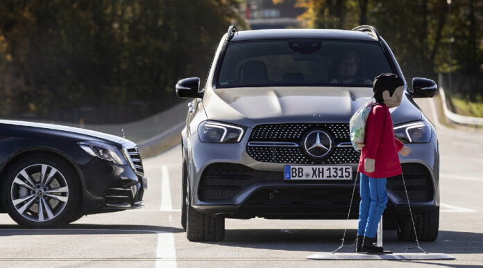 Mercedes Benz realiza continuas investigaciones para prevenir accidentes 1 1