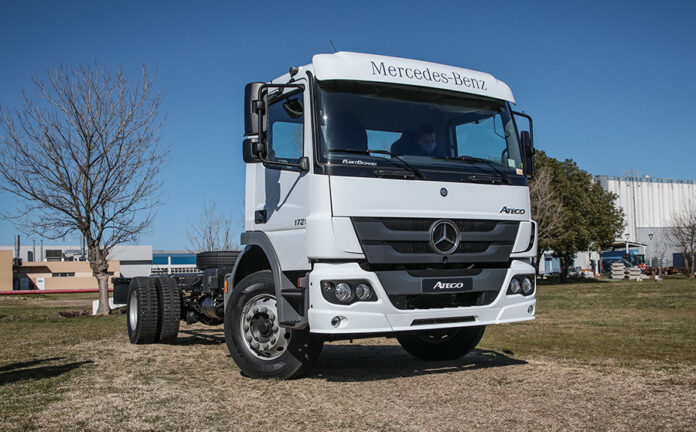 mercedes atego 1721 automatizado 1