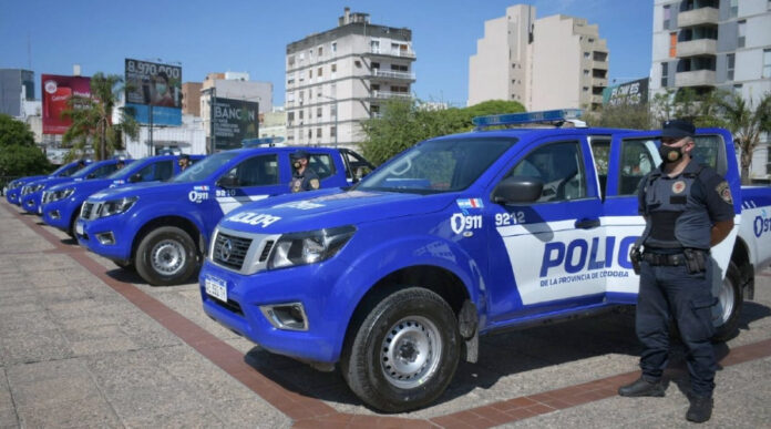 Entrega Nissan Frontier a la Policia de Cordoba
