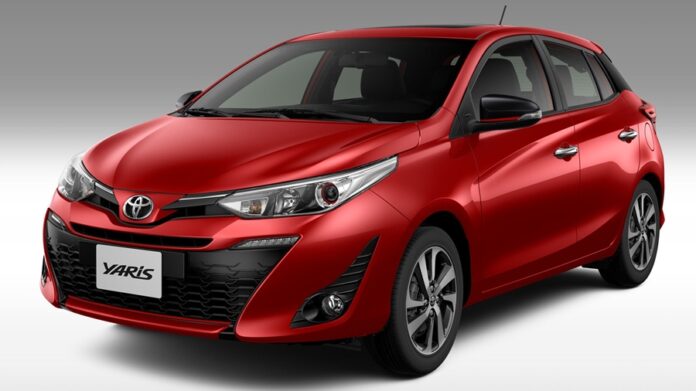 Toyota Yaris 2021 HB S Fondo Gris 1