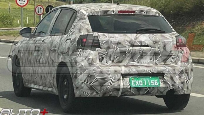 peugeot 208 turbo 1