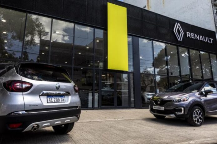 Concesionario Bleu el primero con nueva imagen de marca de Renault 13 Concesionario Bleu el primero con nueva imagen de marca de Renault 13