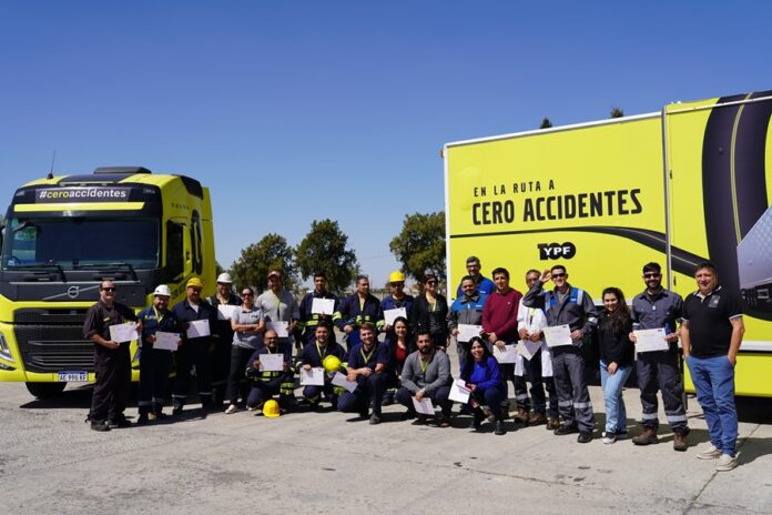 Alianza entre YPF y Volvo Trucks para capacitar choferes de camiones 8