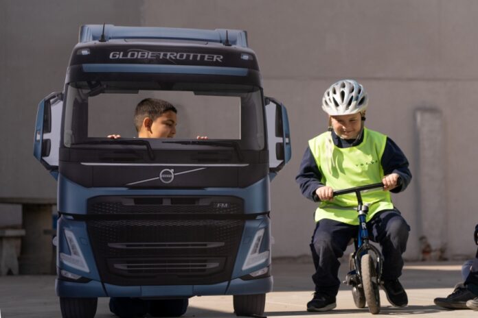 Volvo Trucks Buses lanzo en la Argentina una campana para educar a los ninos en seguridad vial 22 Volvo Trucks Buses lanzo en la Argentina una campana para educar a los ninos en seguridad vial 22