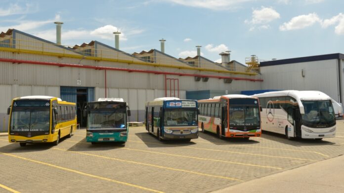 Buses carrozados con Chasis Mercedes Benz