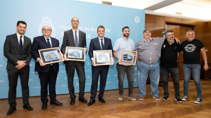 Mercedes Benz Camiones y Buses Argentina invertira USD 20 M