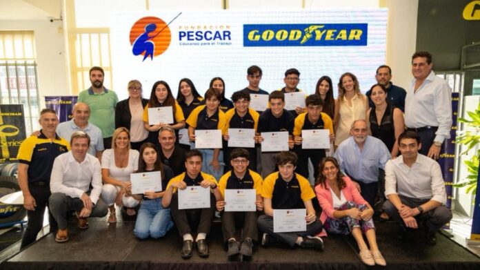 Egresados Centro Pescar Goodyear 1