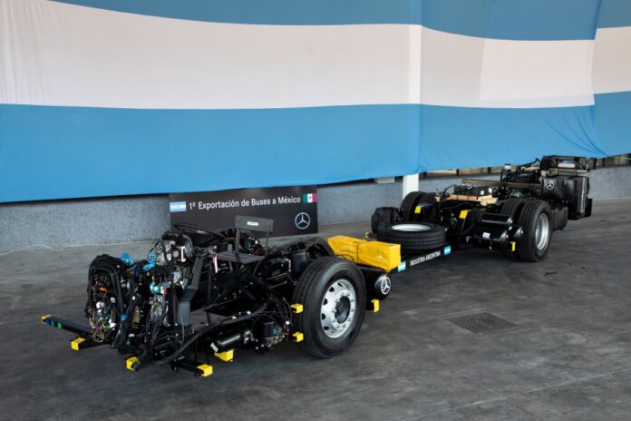 Mercedes Benz Camiones y Buses chasis para buses OH 162155