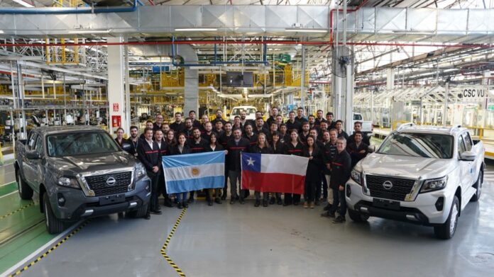 Nissan Argentina comienza a exportar a Chile la Navara Frontier 1