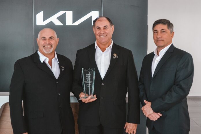 Kia Worldwide premia a concesionario argentino Giuvi 3 1 Kia Worldwide premia a concesionario argentino Giuvi 3 1