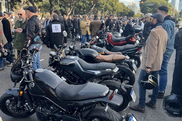 ELF testigo del record mundial de The Distinguished Gentlemans Ride en Buenos Aires