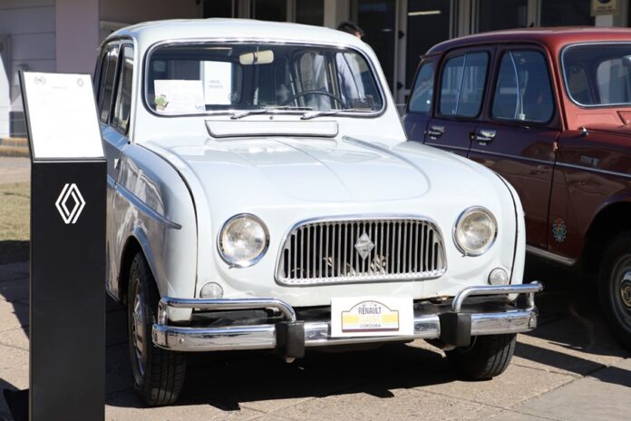 El Renault 4 celebra su 60° aniversario de fabricacion en Argentina 1 El Renault 4 celebra su 60° aniversario de fabricacion en Argentina 1