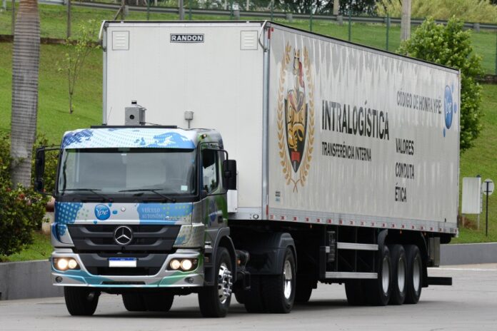 Mercedes Benz Atego 1730 el primer camion autonomo que opera en Brasil 1 Mercedes Benz Atego 1730 el primer camion autonomo que opera en Brasil 1