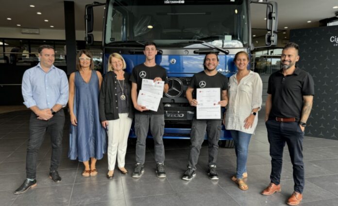 Mercedes-Benz Camiones y Buses Graduados Truckcionar Futuro - CIGUE