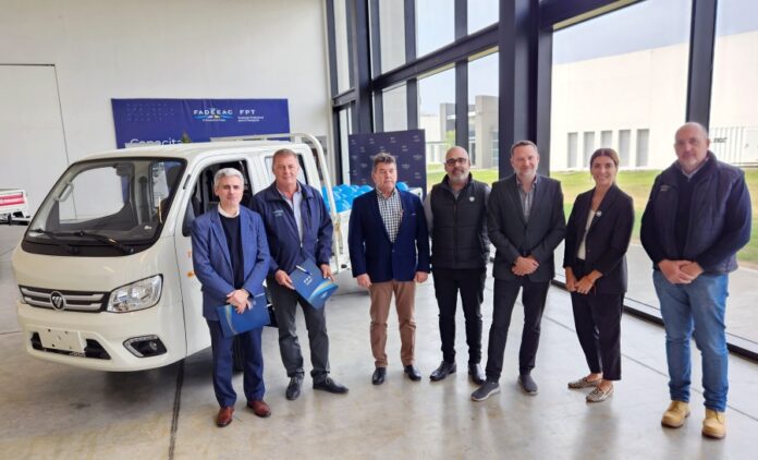 Foton entregó dos nuevos camiones ultralivianos a la FPT