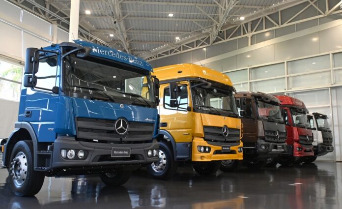 Línea Atego de Mercedes-Benz Camiones y Buses