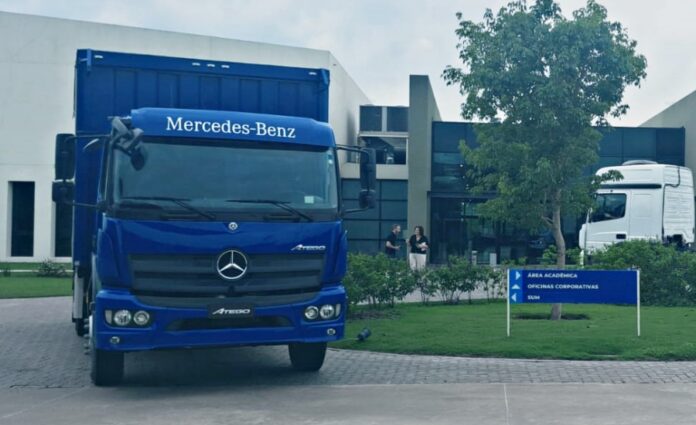FPT, sede de la presentación de las nuevas unidades de Mercedes-Benz Camiones y Buses 2