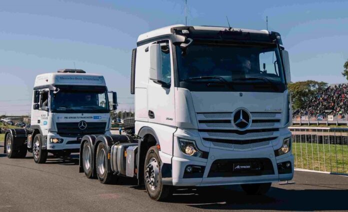 Mercedes-Benz Camiones y Buses acompaña la carrera de Buenos Aires del Turismo Carretera (1)