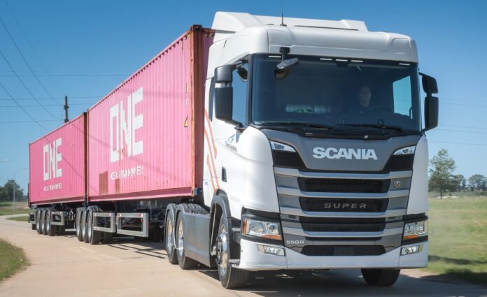 Scania Súper 550 Bitren Yusen Logistics