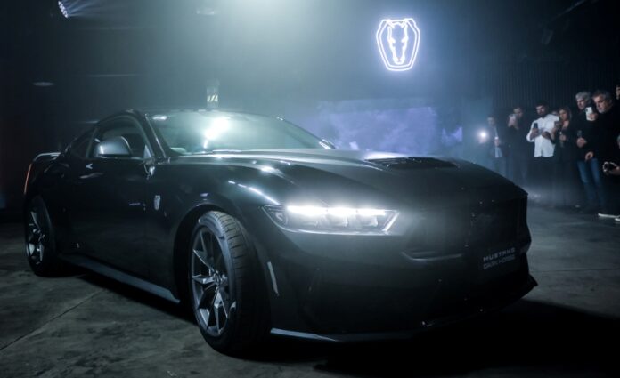 FORD Mustang Dark Horse Herencia-5318