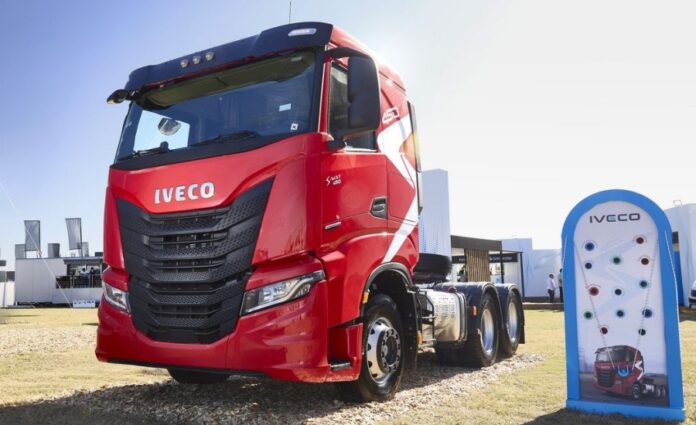 Iveco S-Way 450 1
