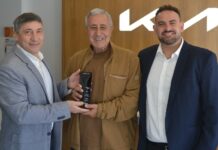 Kia reconoció a dos de sus concesionarios oficiales