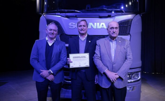 Scania y FPT renuevan su alianza para la formación profesional en el transporte