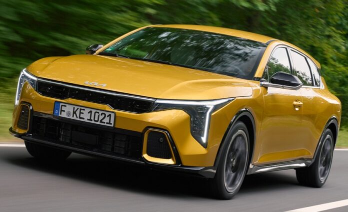 Kia K4 Hatch Turbo - Exterior (1)