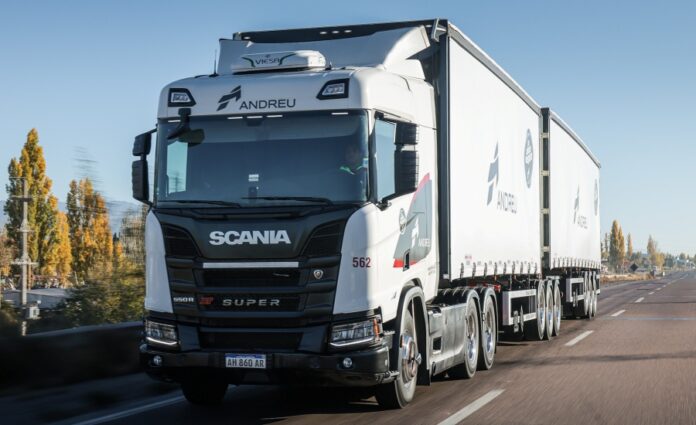 Transporte Andreu incorporó dos camiones R 550 6x4 de la línea Super, configurados para bitrenes de hasta 75 toneladas - 1